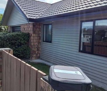 Charming 2BR Hokowhitu Retreat - Photo 1