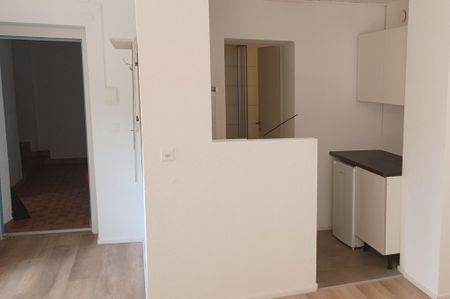 Charming studio in the center of Fribourg, ideal for students - Photo 2