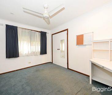 Tranquil Court Location for this 3 Bedroom Residence - Photo 2