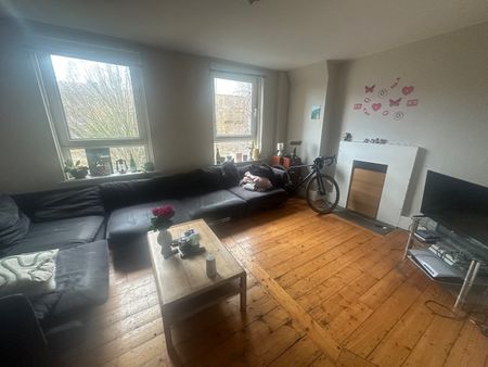 3 Bed Flat, Renton Close, SW2 - Photo 2