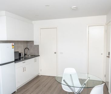 Modern Private Room with Ensuite in Newly Built Home - All Bills In... - Photo 4