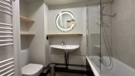 Dans Résidence Hôtelière, Studio meublé de 19 m2, Royalieu proche de l'ESCOM - Photo 4