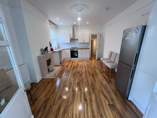 Room in a Shared House, Fawnbrake Avenue, SE24 - Photo 1