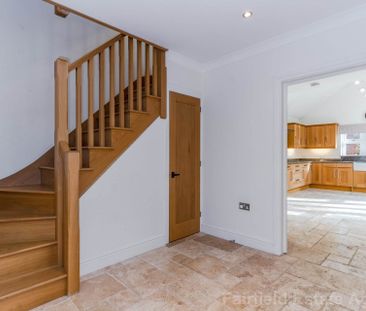 Watford Heath, Oxhey, WD19 - Photo 5