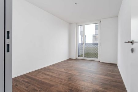 Bright room in modern 3.5-room apartment in Bülach (2-person shared flat) - Photo 3