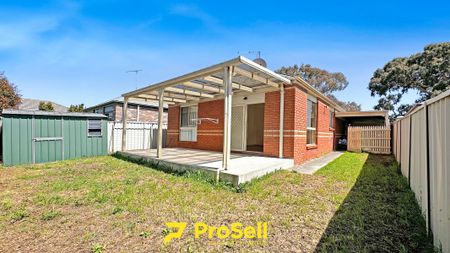 1 Woodlea Crescent, Craigieburn - Photo 4