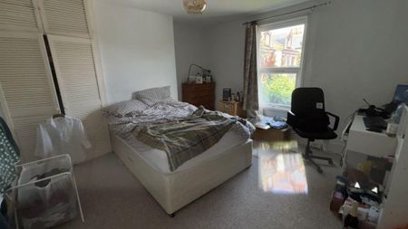 3 bedroom ground floor flat to rent - Photo 4