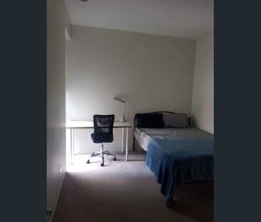 North Facing 3 Bedroom Apartment in Heart of the CBD - Photo 2