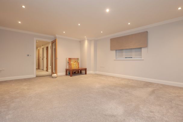 2 bed flat to rent in Peninsula Heights, 27 Bessborough Road, BH13 - Photo 1