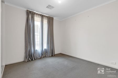 Stunning Family Home in Munno Para West! - Photo 5