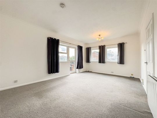 The Priory, Monks Close, Redbourn, AL3 7NR - Photo 1