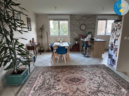 Location Maison 4 pièces 139m² GUER 56380 - Photo 2