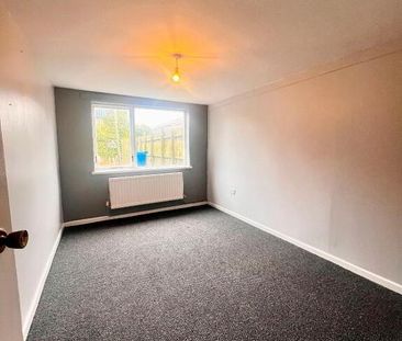 50a Bay Road, Larne, BT40 1DG - Photo 4