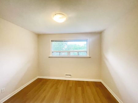 For Lease - 48 Lionel Heights Crescent, Toronto, Ontario - Photo 4