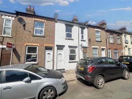 2 Bed Terraced House, Cowper Street, LU1 - Photo 4