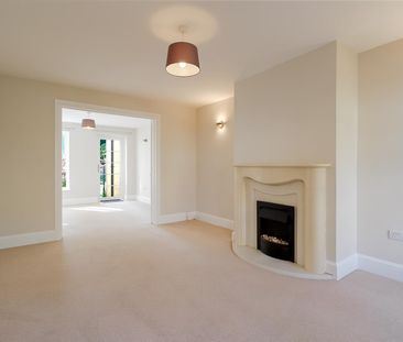 A 2 Bedroom House in Prestbury Manor GL52 3NQ - Photo 2