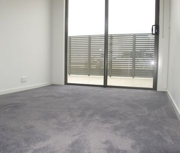 "GREAT CENTRAL LOCATION!" - Photo 4