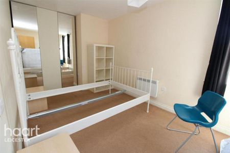 2 bedroom apartment to rent - Photo 3