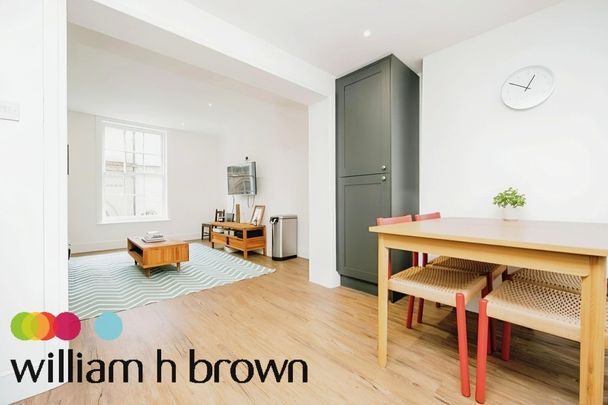 Museum Street - Photo 1