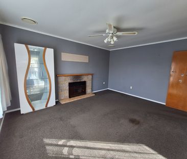 Family home with a big yard! - Photo 6