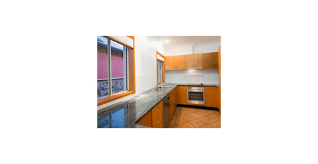 Large 3 bedroom Apartment with City Skyline Views - Photo 3