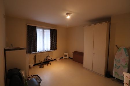 Een appartement op de 1ste verdieping met 2 slaapkamers en terras. - Foto 4