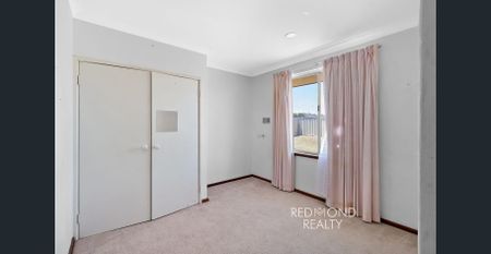 Spacious, Character-Filled Family Home with Ample Parking! - Photo 5