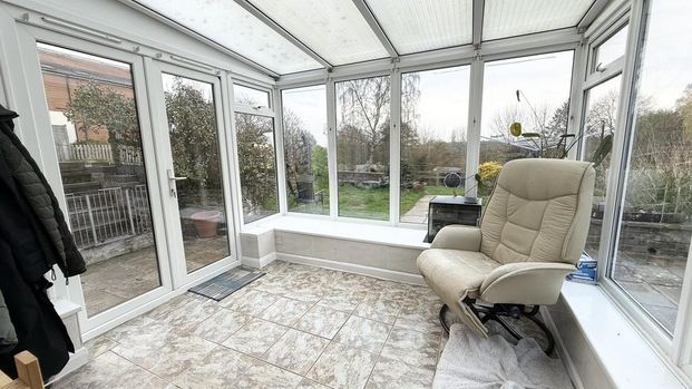 4 bedroom detached house to rent - Photo 1