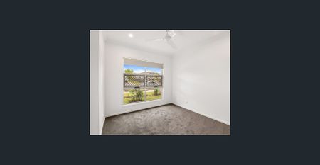 STUNNING NEAR NEW 4 BEDROOM HOME WITH DOUBLE AIR CON AND LARGE LIVING AREA! - Photo 5