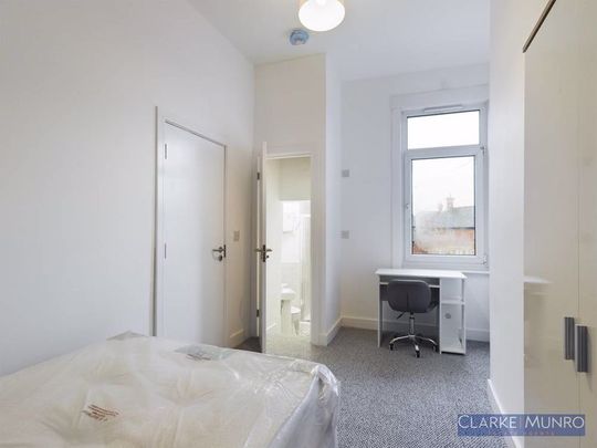 Borough Road Room 3, Middlesbrough - Photo 1