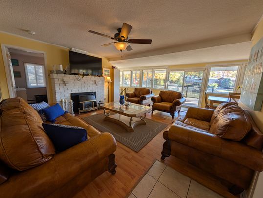 For Lease - 1103 Mosley Street, Wasaga Beach, Ontario - Photo 1