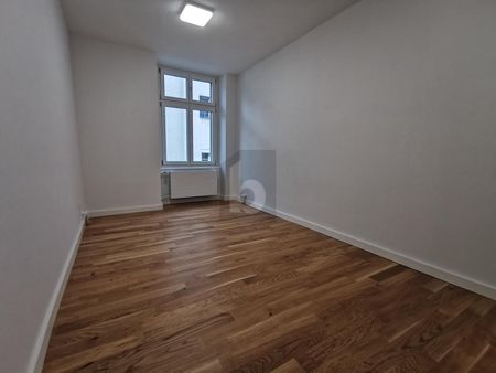 GENEROUS AND CENTRAL - Photo 3