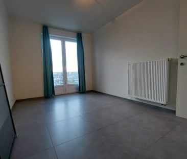 Lichtrijk appartement met uniek uitzicht in Ieper - Photo 5