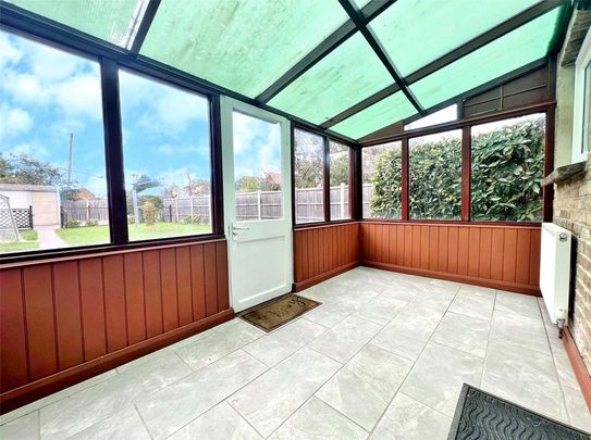 3 bedroom bungalow to rent - Photo 1