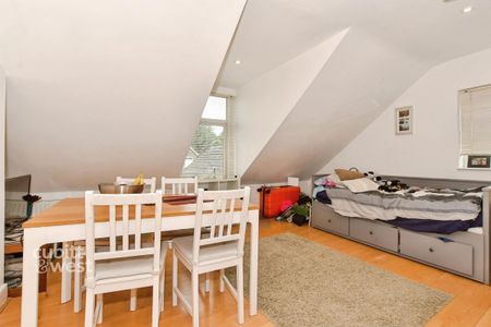1 bedroom flat to rent - Photo 2