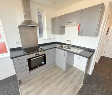 Newton Road, Yeovil, Somerset - Photo 2