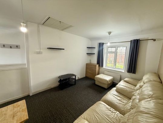 2 bed maisonette to rent in Southall, UB2, UB2 - Photo 1