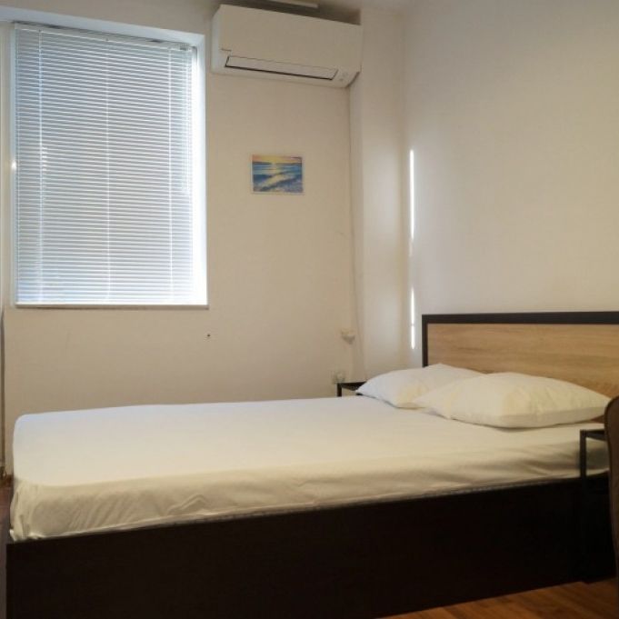 Se inchiriaza apartament cu o camera - Fotografie 1