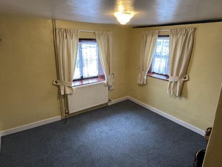 2 bedroom semi-detached house to rent - Photo 4