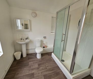 4 Bed Student Accommodation - Photo 5