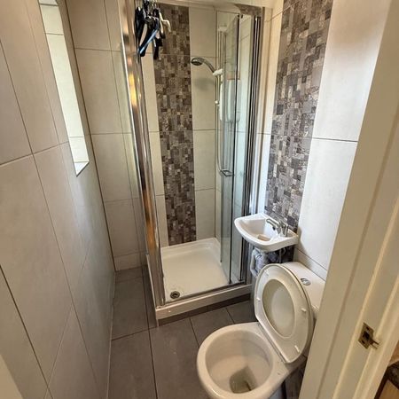 Room in a Shared House, Longdown Road, SE6 - Photo 4