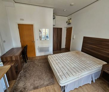 Studio Flat, East Street, SE17 - Photo 2