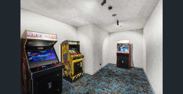 Brand New Luxury 1-Bedroom Apartment! - Photo 1