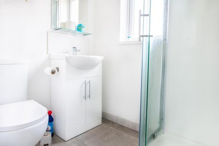 3 bedroom apartment to rent - Photo 5