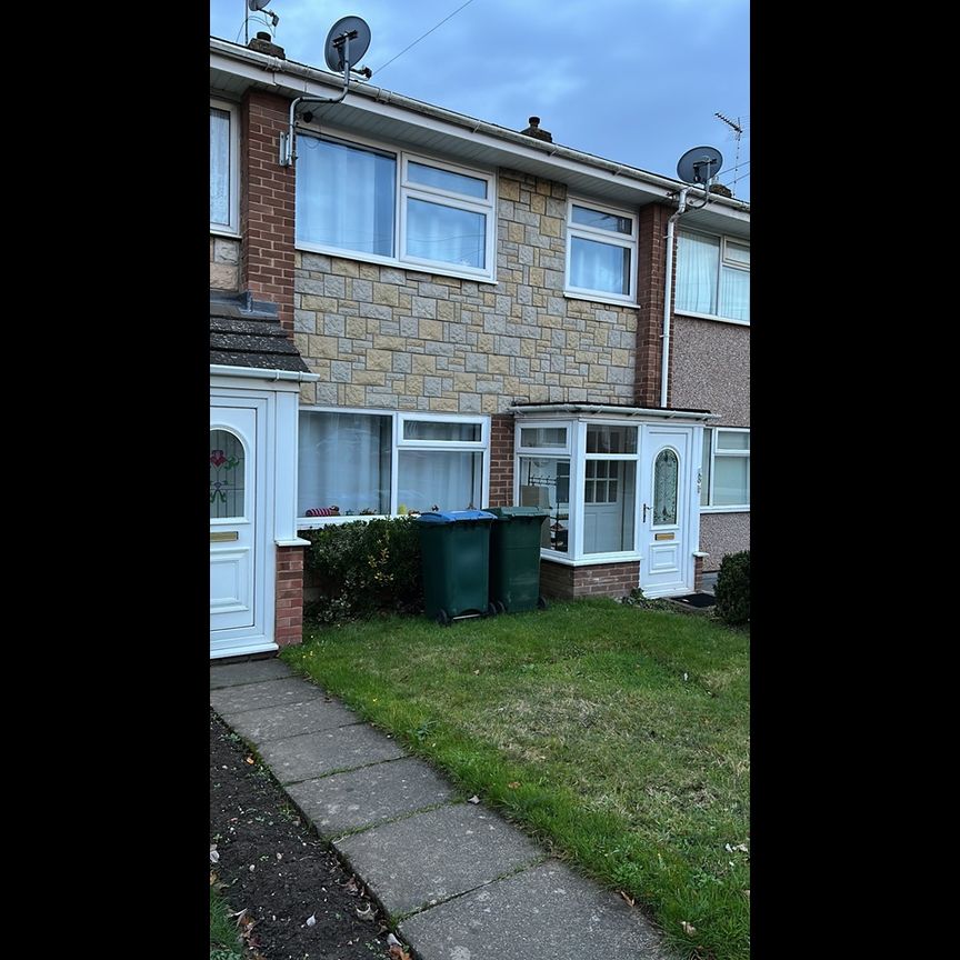 3 Bed Terraced House, Job's Lane, CV4 - Photo 2