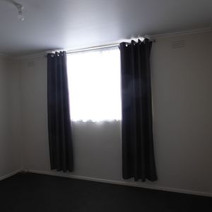 Centrally located and affordable! - Photo 2