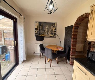 3 bedroom terraced house to rent - Photo 3