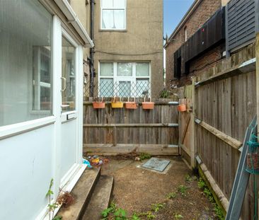 Wilbury Avenue, Hove BN3 - Photo 1