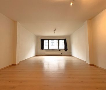 Aangenaam 1-slaapkamerappartement met terras in het centrum van Baa... - foto 1