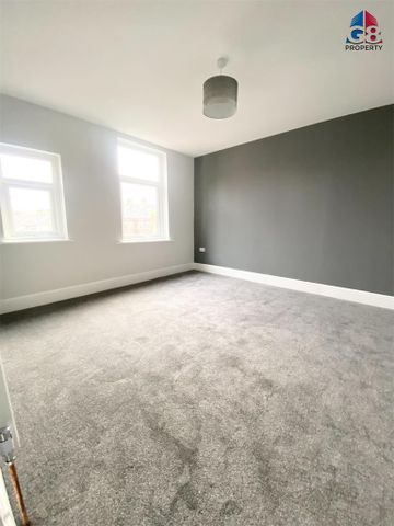 5 bedroom end of terrace house to rent - Photo 3